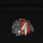 detail loga na zimní čepici CHICAGO BLACKHAWKS ´47 BRAND HAYMAKER BKG