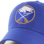detail loga na kšiltovce BUFFALO SABRES ´47 BRAND MVP VINTAGE RY70