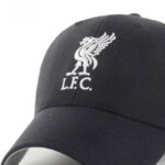 detail loga na kšiltovke FC LIVERPOOL ´47 BRAND MVP BKK