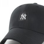 detail loga na kšiltovce NY YANKEES 47 BRAND COMPACT BK